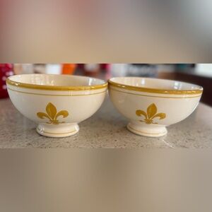 Williams Sonoma Fleur De Lis Pedestal Bowls Set of 2 Cream Yellow Stoneware